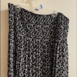 Max Studio elastic waist skirt
